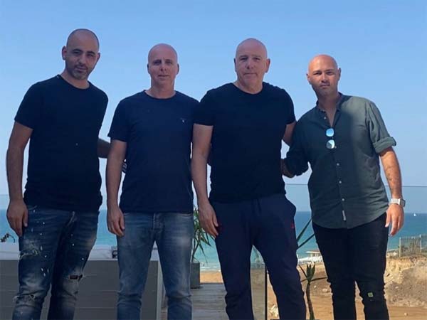 זהבי עם הקצבים ועוז חביב. פתח בקריירה חדשה