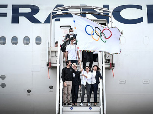 (STEPHANE DE SAKUTIN/AFP, Getty)