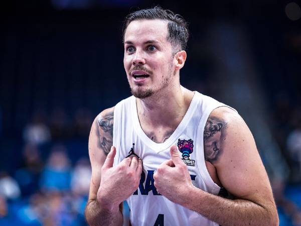 תצוגת קלאץ' (FIBA)