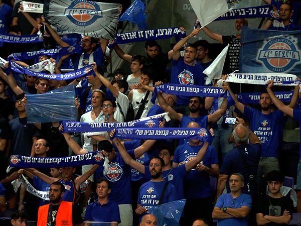 אוהדי הרצליה. יראו את אירופה מקרוב (אלן שיבר)