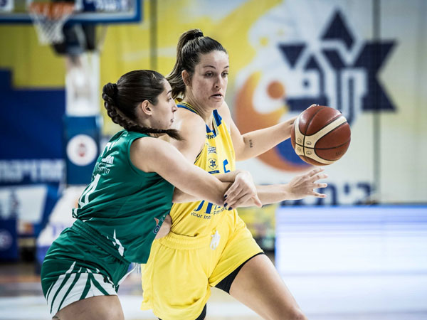 מאבק אמיתי התקיים בבית מכבי בראשל''צ (קרדיט: איגוד הכדורסל)