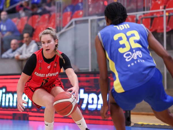 רמה''ש מתרחקת מהגמר (קרדיט: עודד קרני, מנהלת ליגת העל לנשים בכדורסל)