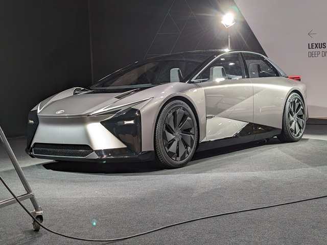 LEXUS LF-ZC
