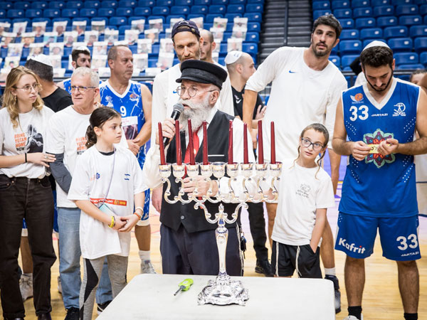 הדלקת הנרות (עודד קרני)