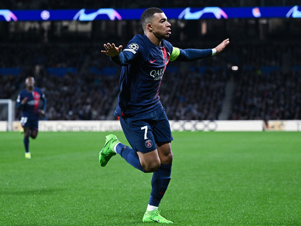 לא צריך שינהלו אותו. קיליאן אמבפה (Jose Breton/Pics Action/NurPhoto via Getty Images)