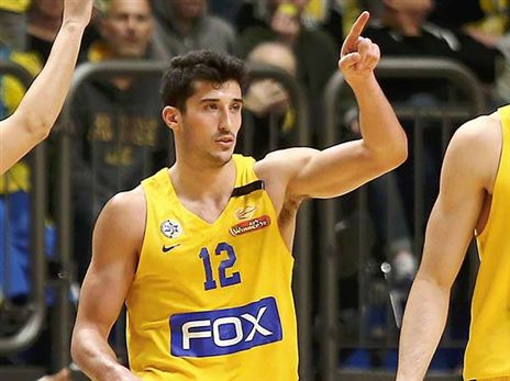 "אני יכול להיות ג'ונדי לקבוצת NBA" (אלן שיבר)