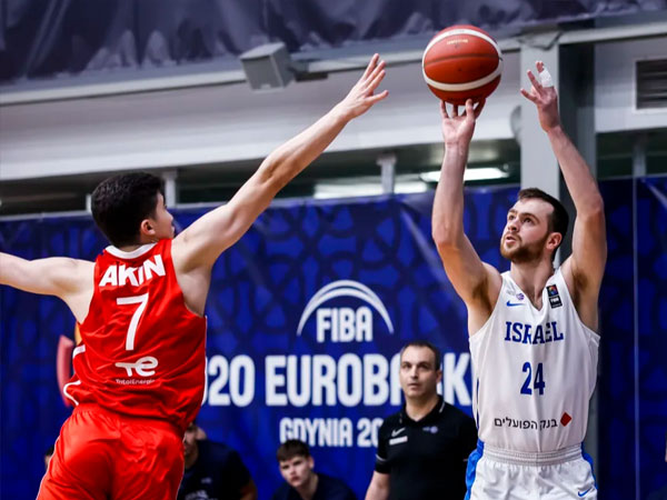 הצטיין גם כן. יואב ברמן (FIBA)