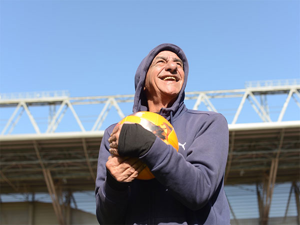 צילום: מאיר אזולאי, מתוך הספר ״מדברים על המגרש״ בהוצאת ניב