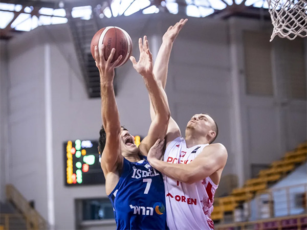יום ענק שלו. מיכאלי (FIBA)
