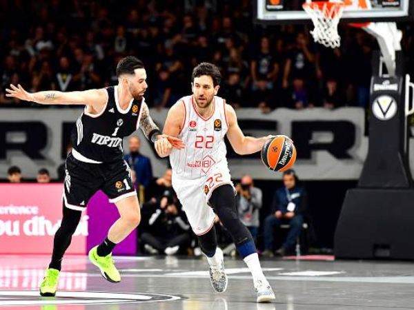 ואסיליה מיציץ` צמצם את ההפרש (Fabio Patamia/Getty Images)