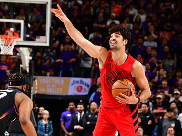 והרבה בזכות דני (Photo by Barry Gossage/NBAE via Getty Images)