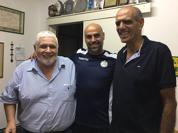 עם שתי אגדות בני יהודה אהוד בן טובים וסהר מזרחי (פרטי)