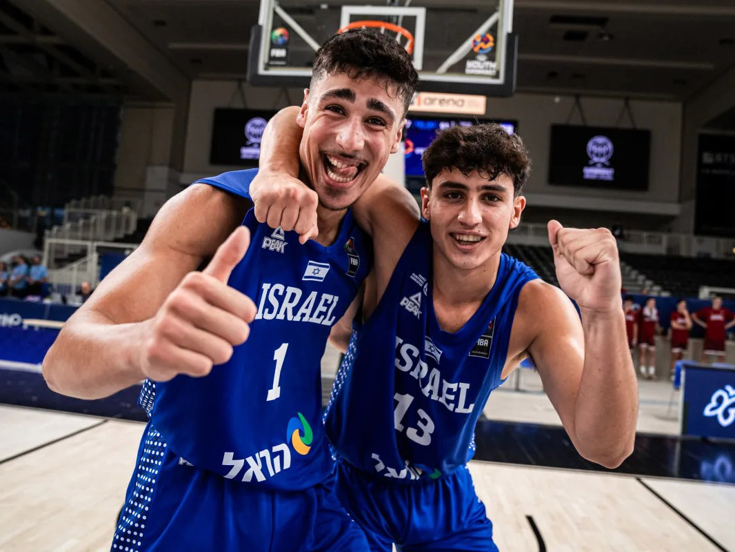אפשר לחלום רחוק (FIBA)