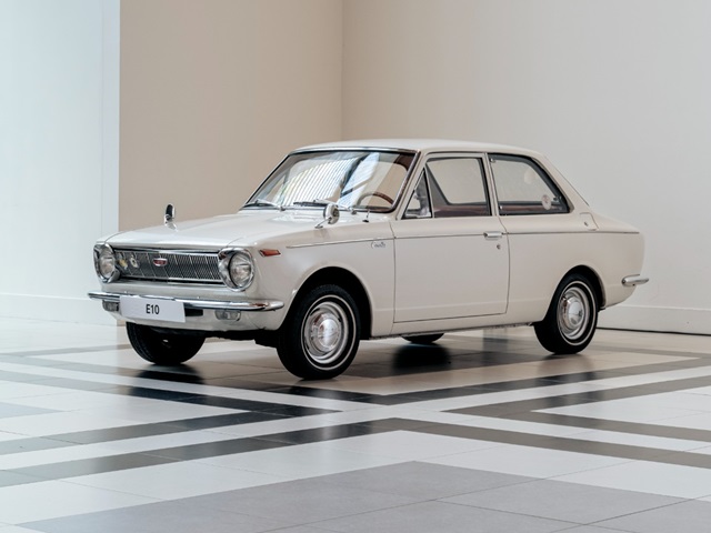 מהקורולה E10 בשנת 1966