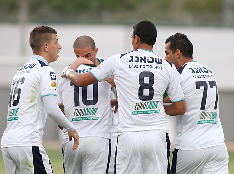 סייף לא עוצר (יוסי שקל)