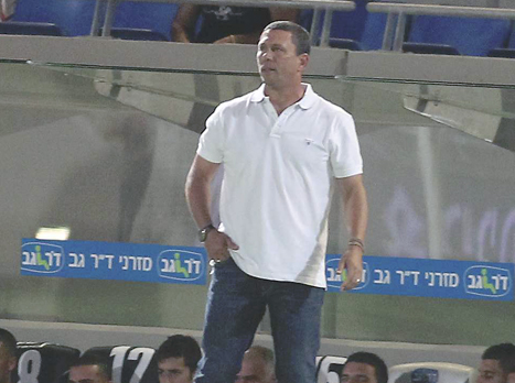 קלינגר. עלה עם הרכב שני וקיבל בראש (אלן שיבר)