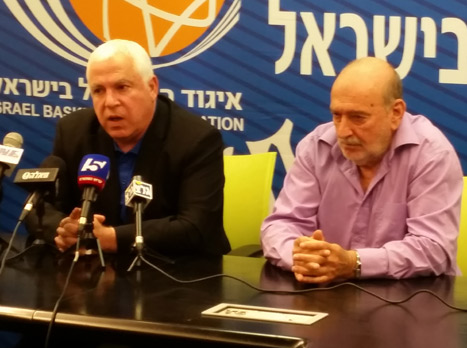 יש לו הרבה עבודה...
