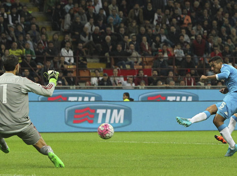 אלאן מעלה את נאפולי ליתרון (Getty)