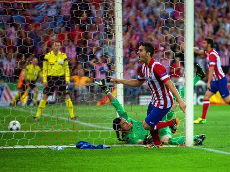 קוקה חוגג מול בארסה ברבע הגמר לפני שנתיים (Getty)