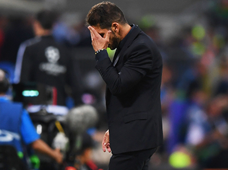 סימאונה ראה איך התואר חומק לו מהידיים שוב (gettyimages)