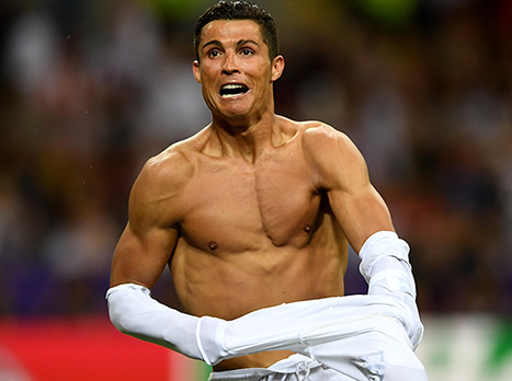רונאלדו הוריד חולצה כהרגלו (gettyimages)