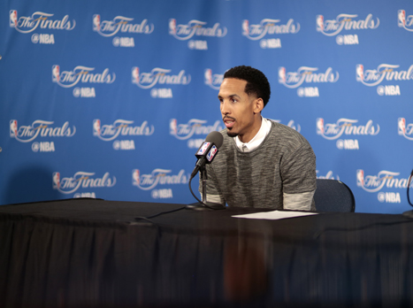 תמיד מספיק את הסחורה לתקשורת (getty)