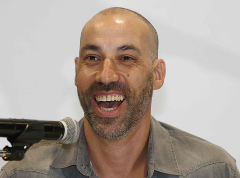 עוזב בחיוך (אלן שיבר)