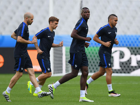 גריזמן ופוגבה בהכנות אחרונות (GETTY)