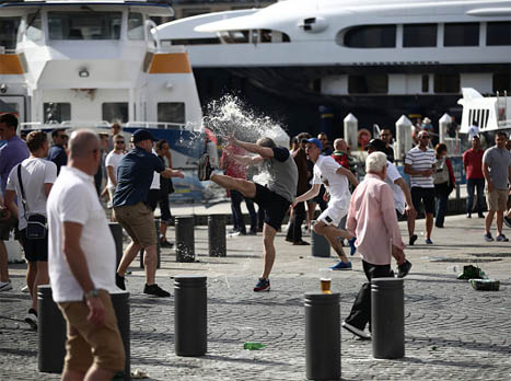 טירוף ברחובות מארסיי (Getty)
