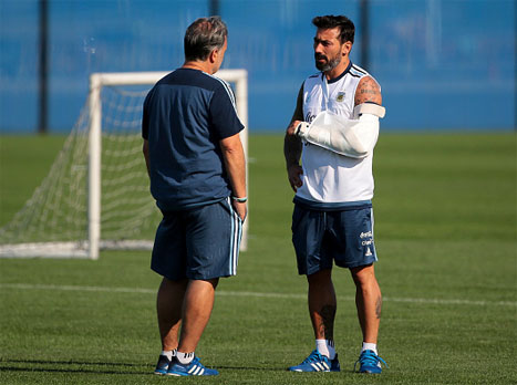 מרטינו ולאבסי באימון (Getty)