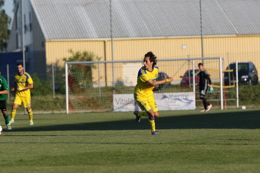 מודל לחיקוי. בניון (מכבי ת"א האתר הרשמי)