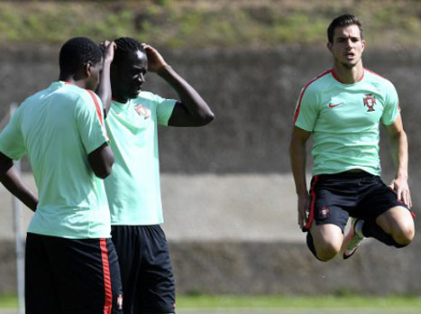 סדריק עם קפיצה מרשימה באימון פורטוגל (AFP)