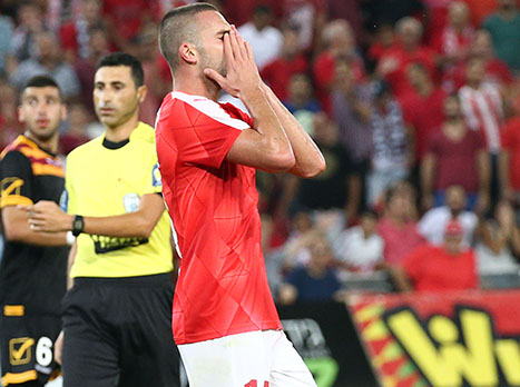 יש לו מה להוכיח. בן שהר