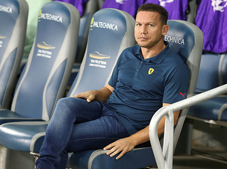 ישתמש בסגל שלו. בכר (אלן שיבר)