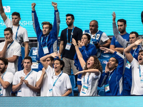 נבחרת השחייה של ישראל במהלך המקצה של מורז
