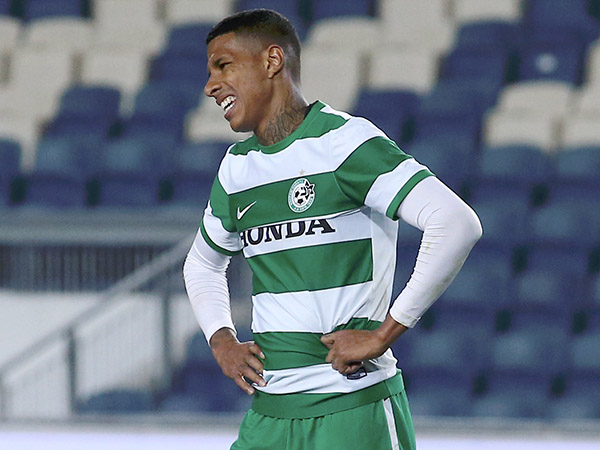 דוס סנטוס. מעורר כעסים (אלן שיבר)