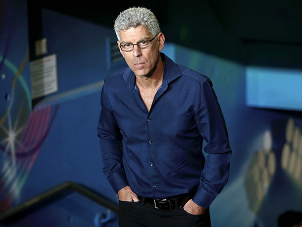 גולדהאר. לראשונה בעידן של הקנדי במועדון (אלן שיבר)