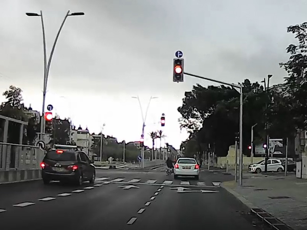 על פי נתוני עמותת אור ירוק המבוססים על נתוני הלמ"ס, כ-10 אלפים בני אדם נפגעו בתאונות דרכים בצמתים בשנת 2017, מהם 76 הרוגים (צילום וידאו: עמותת אור ירוק)