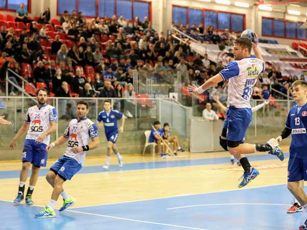 גיל פומרנץ מרמה"ש, בפורמה טובה (צילום: הדר ואן קולא, איגוד הכדוריד)