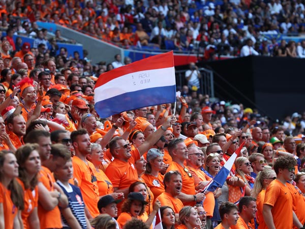 האוהדים הכתומים רצו סנסציה, אבל זה לא עזר להם (GETTY)