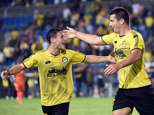 קניקובסקי ובצ'יראי. מי יבעט פנדלים? (Getty)