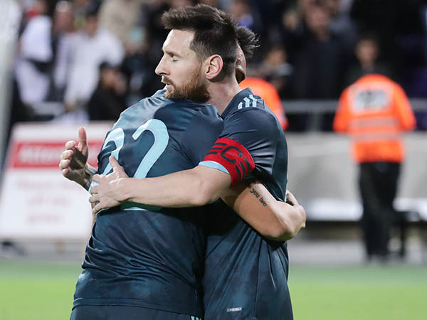 תבוא יותר. מסי (אלן שיבר)