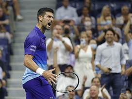 ההיסטוריה תחכה: מדבדב הביס את ג'וקוביץ' בגמר