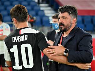 גאטוזו מנחם את דיבאלה (Getty)