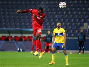 ההגנה הצהובה התקשתה עם הזמבי. (GETTY)