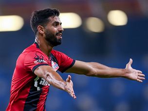 שוב הוא הגיבור שלה. זמיר (מאור אלקסלסי)