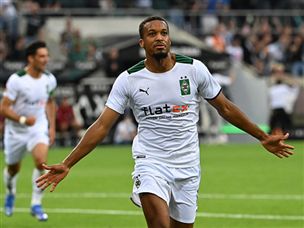 פלאה הימם את האלופה (GETTY)