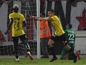 ואז הגיע זלאטנוביץ', שנעץ את השער האחרון (ברני ארדוב)