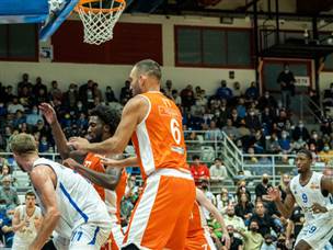 אנדי ואן וליט. יכול להיות מרוצה (יעקב זלדין, מנהלת הליגה)