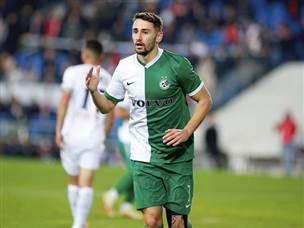 והמנצח על המקהלה: עומר אצילי (אלן שיבר)